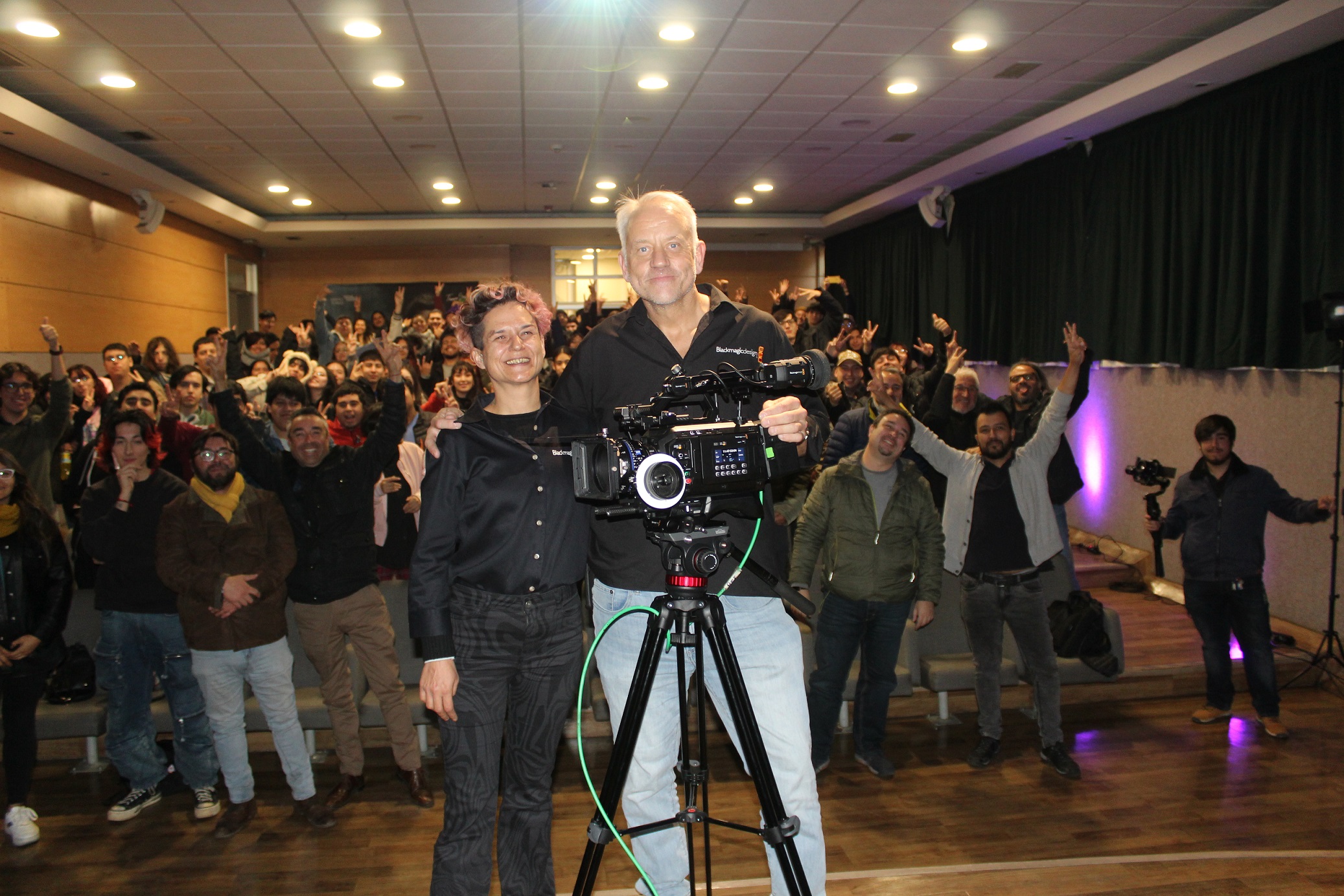 En Santo Tomás Concepción Tor Johansen compartió su experiencia como ganador de 7 premios Emmy