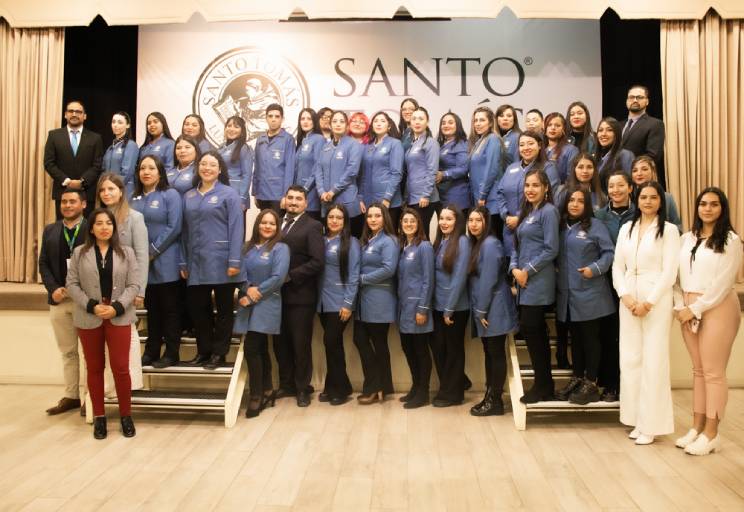 Estudiantes de Psicopedagogía de Santo Tomás Copiapó reciben investidura