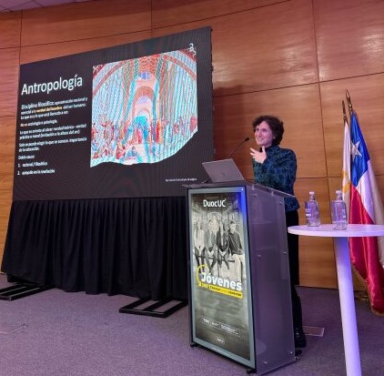 Presencia de la mirada filosófica de Santo Tomás en seminario de Duoc UC sobre jóvenes