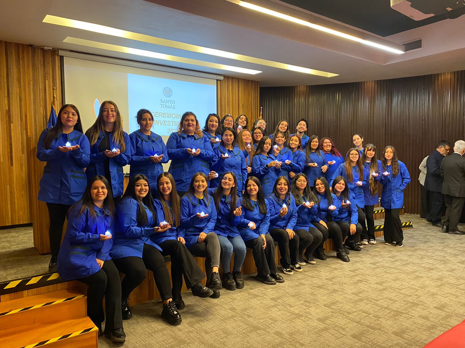 Estudiantes de Educación Parvularia 1º y 2º Básico de la Sede Santiago Centro celebran su Ceremonia de Investidura 2024