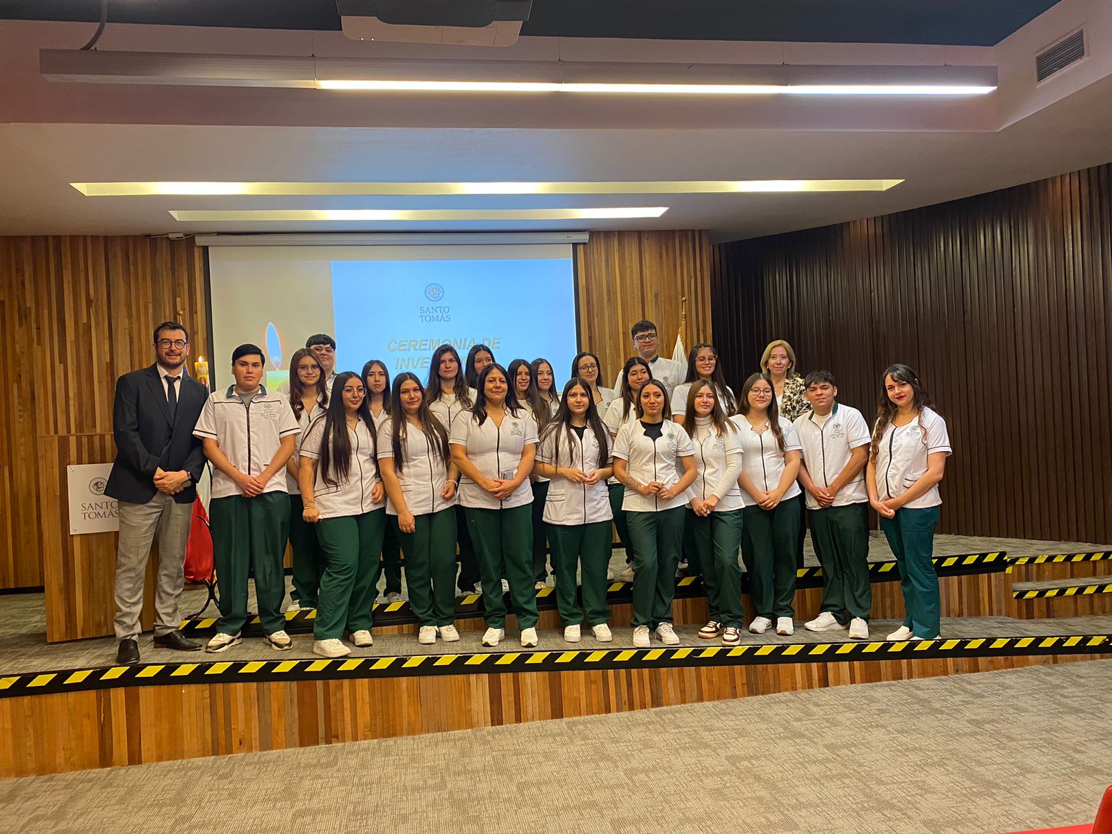 Ceremonia de Investidura da inicio a las prácticas clínicas de estudiantes de Técnico en Odontología