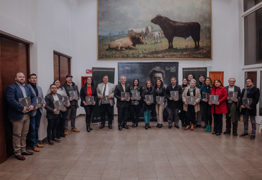 Santo Tomás presentó a Ñuble el libro “Tú puedes: 40 años de nuestro sello”