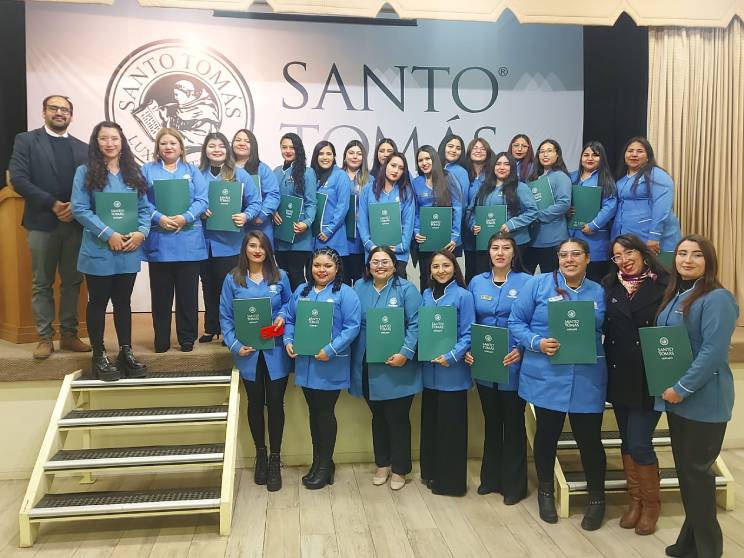 31 Estudiantes de Psicopedagogía de Santo Tomás Copiapó recibieron sus certificados de nivel intermedio