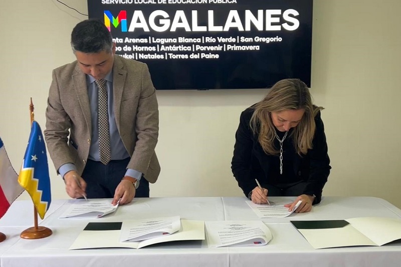 Santo Tomás Punta Arenas y Slep Magallanes firmaron convenio que permitirá realizar prácticas laborales