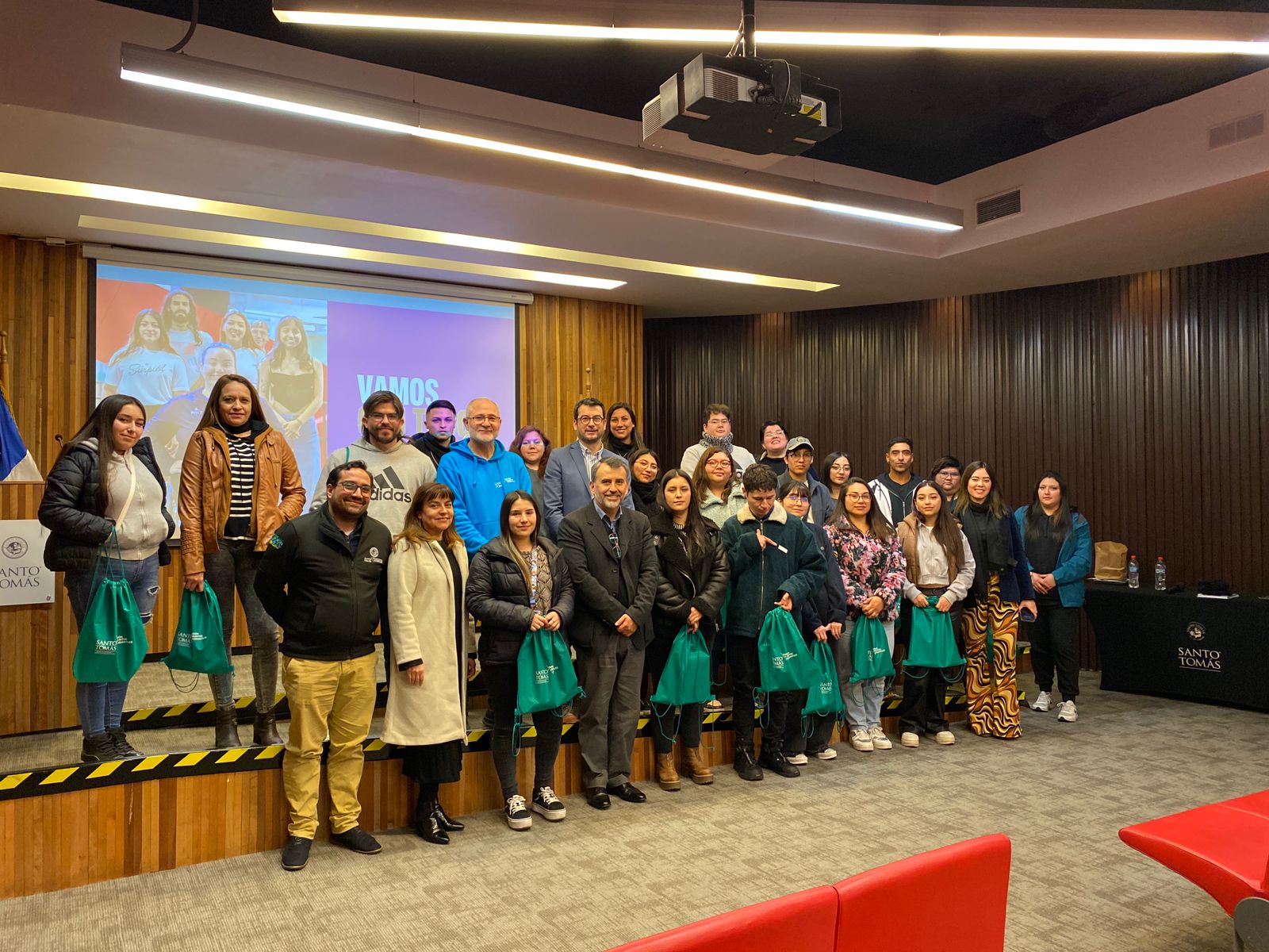 Delegados de carrera de la Sede Santiago Centro se reúnen en jornada de socialización del proceso de reacreditación del CFT