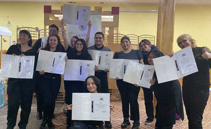 Estudiantes de Turismo y Gastronomía de Santo Tomás Punta Arenas reciben certificaciones de asignaturas de especialidad
