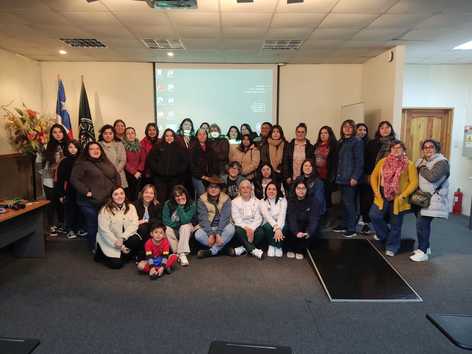 Estudiantes y egresados de Técnico en Podología Clínica reforzaron Ley de Derechos y Deberes para mejorar atención usuaria