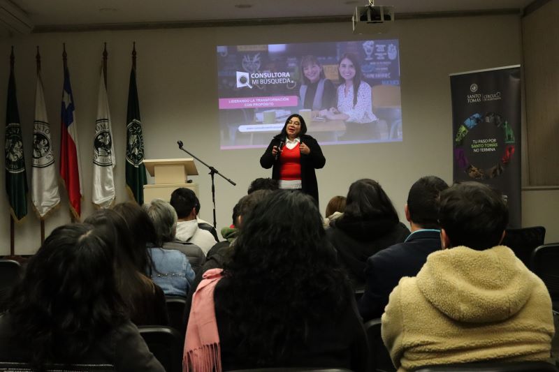 Estudiantes y Egresados del IP-CFT Santo Tomás Sede Ovalle se preparan para la empleabilidad con herramientas claves de inserción laboral