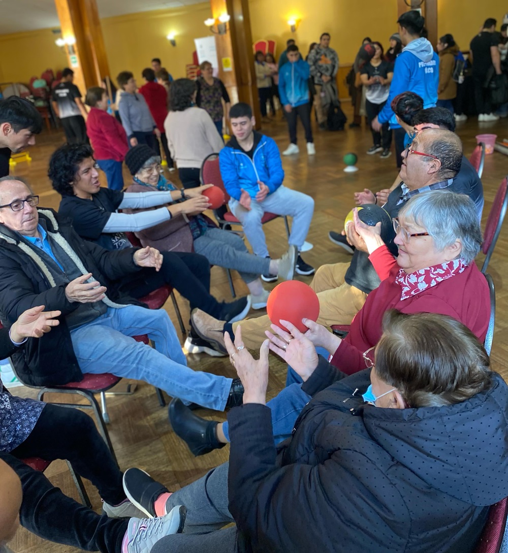 Iniciativa de Santo Tomás Osorno “Educar con Sentido” beneficia a adultos mayores del programa Más AMA de los Cesfam Rahue Alto y Pampa Alegre