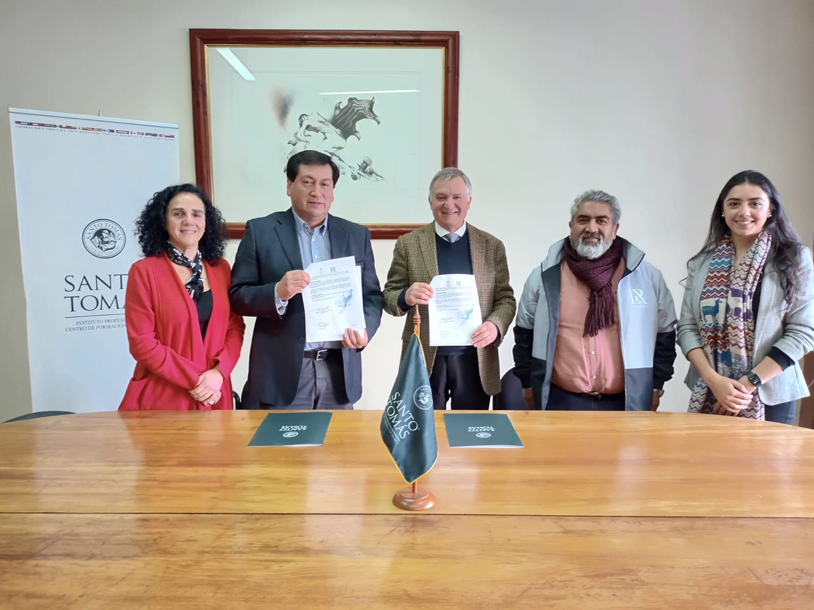 Santo Tomás Osorno y Liceo Rahue firman convenio de continuidad de estudios