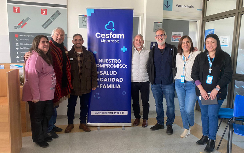 Carrera de Enfermería de UST Viña del Mar coordina visita de diputado español Rafael Cofiño a Cesfam de Algarrobo